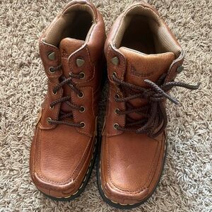 NIB men’s size 11, Dr. DOC Martens low-cut boot in peanut